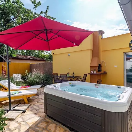 In Nova Vas/porec/istrien 40122 Apartment